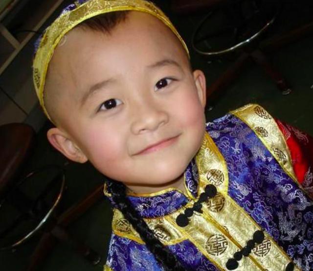 贾云哲是河北邯郸人,1997年出生的贾云哲,今年已经二十一岁了!