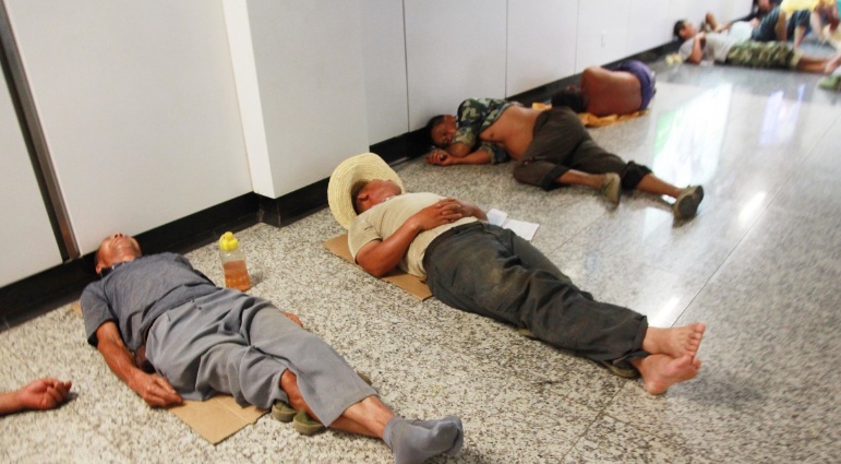 直击社会底层的8张图,生而为人,我很抱歉,第7张让人心酸泪下