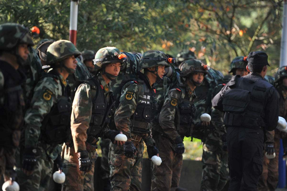 特种兵真实的训练生活什么样?别再被骗了,荒野求生不算啥!