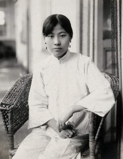 荒唐军阀一生极具传奇色彩90岁时还能与娇妻再生一女