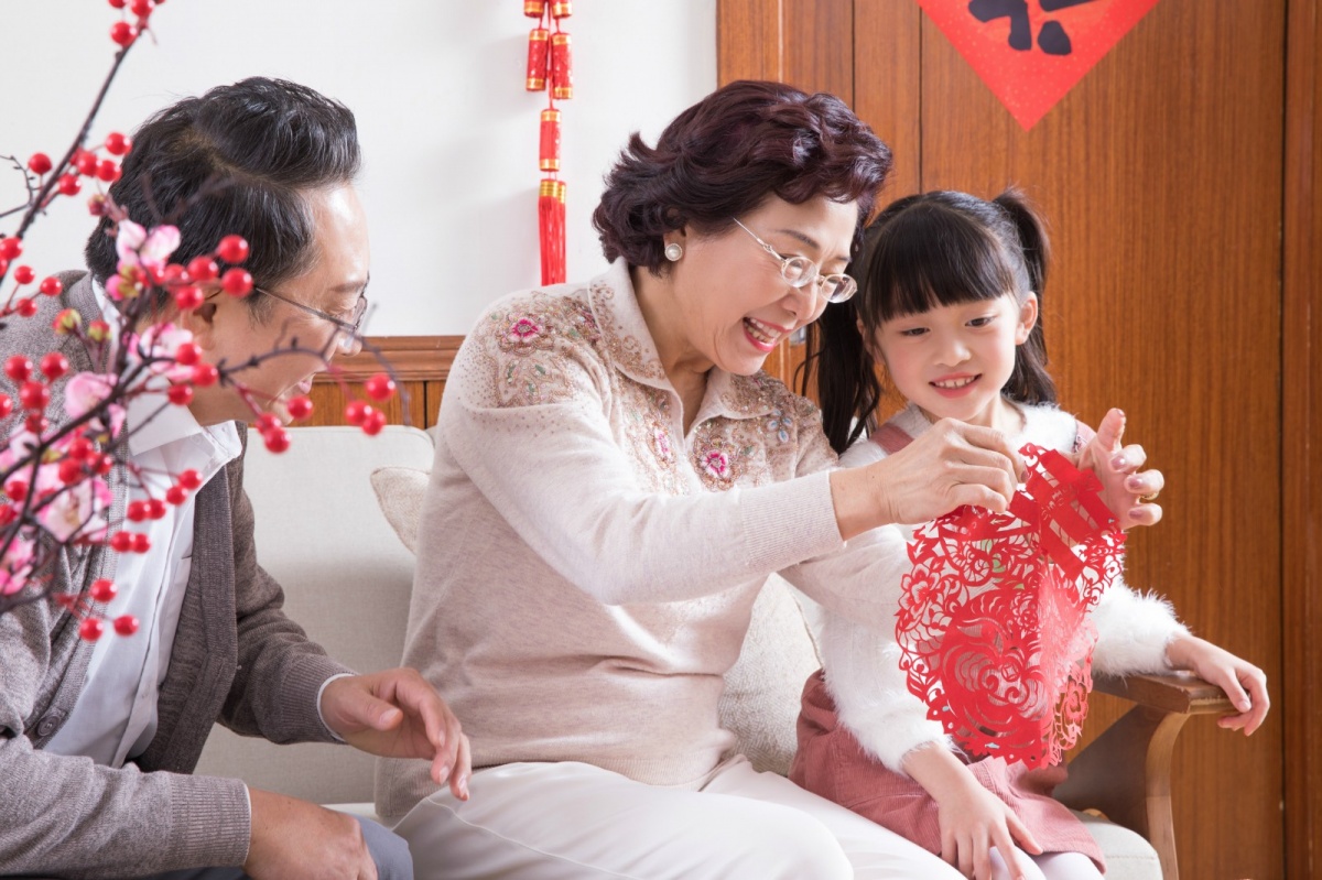 过年回家如何与亲戚相处才不尴尬?