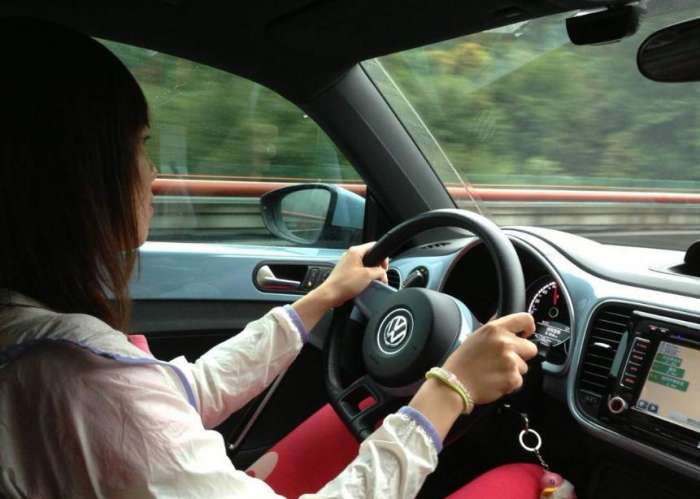 为啥专家强烈建议女人必须会开车? 看完这些原因, 女司机哭笑不得