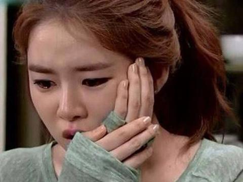 我和老婆是在一次朋友聚会中认识的,我家比老婆家有钱,我在经济上帮助