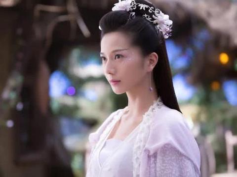 “长芳主”彭杨厉害了,性感比基尼秀身材,网友:不愧是百花之主|彭杨|百花|比基尼|身材|性感_新浪新闻