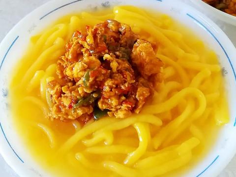 大叔煮的汤子面,q弹爽滑,酸辣可口,家人吃了都说好!