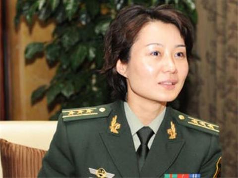 中国“第一警花”,已是大校军衔,却嫁给了一名保安|雷敏|警花|大校_新浪新闻