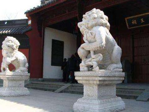 中国古代并没有狮子,为何建筑的门口,都摆放着一对石狮子|石狮子|建筑|佛教|西域|外形_新浪新闻