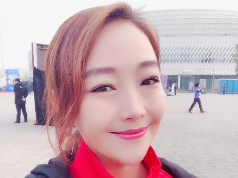 女子自由操首金得主奎媛媛,曾转战赛车,如今遇到爱情,推广公益