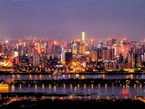 日本一个近乎洁癖的国家,马路一尘不染,垃圾多种分类