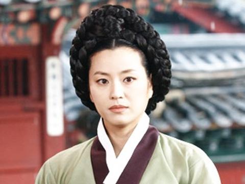 韩女星甄美里老公涉嫌造市获利23亿被判入狱4年 网友:判太轻