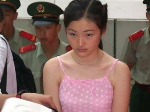 美丽的女死刑犯 连行刑的士兵都觉得可惜 死前的请求很尴尬 美丽的女死刑犯 连行刑的士兵都觉得可惜 死前的请求很尴尬