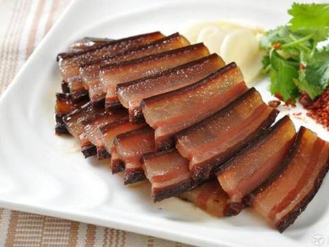 太白酱肉,七层酱香肉,五香风干,入笼蒸熟,酱香浓郁,爽口不腻