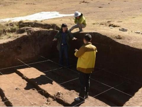 专家墓中挖出大石头,揭开墓主神秘身份,为何专家说墓主应该道谢|墓主|古墓|墓主人_新浪新闻