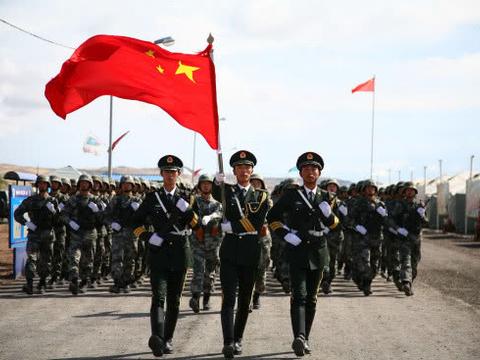 这就是中国军人，值得让我们骄傲，铁骨铮铮的汉子|军人|中国|训练_新浪新闻