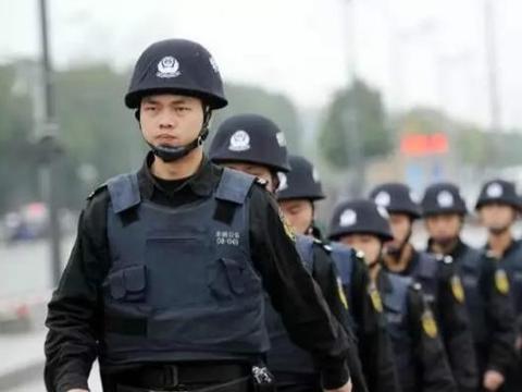我国有哪些职业可以配枪？什么样的人拥有持枪证？|持枪证|枪支|携带枪支|职业|警卫_新浪新闻