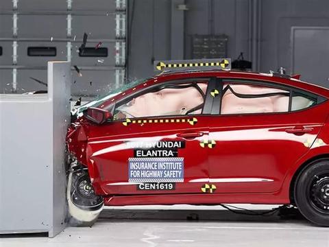 美国c型校车碰撞测试希望我国