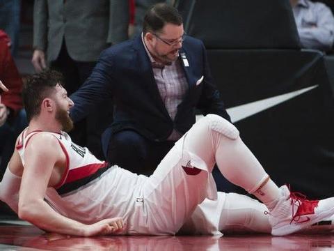 看锐步当年如何致利文斯顿断腿姚明骨折