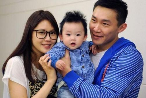 嫁给偶像被宠上天,为二胎流产三次,今身材不输少女|严立婷|张智峰