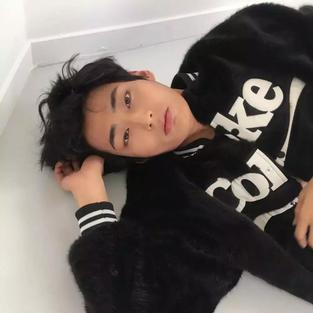 想做最靓的仔2019年这4款男生发型你是时候改变了
