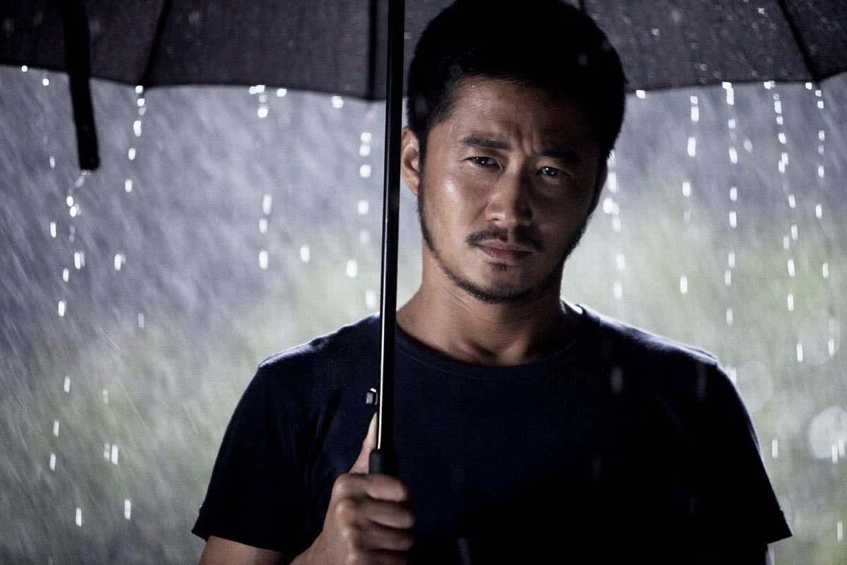 "何晨光"女友嫁给了"政委",第二任女友仍单身:钱没赚够!