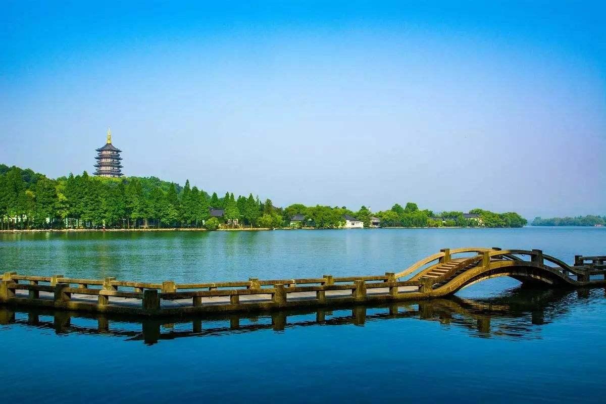 我国盈利能力最强的湖,年赚上千亿,还免门票,游客却最怕节假日|西湖