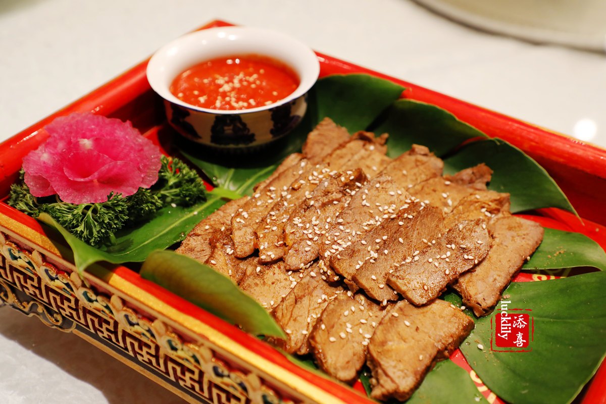 西藏旅行,在拉萨香格里拉大酒店川香园中餐厅里品味不平凡的藏菜