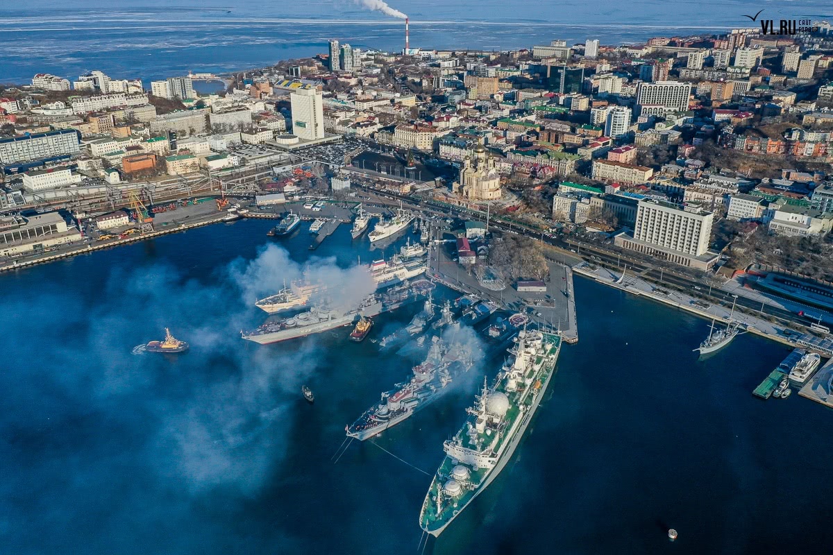 2艘大舰远航后回家军港1景折射出俄罗斯海军的现状和无奈