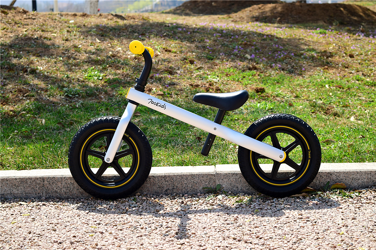 小米众筹爆品,超6800人支持,媲美国际大牌的儿童滑步车!