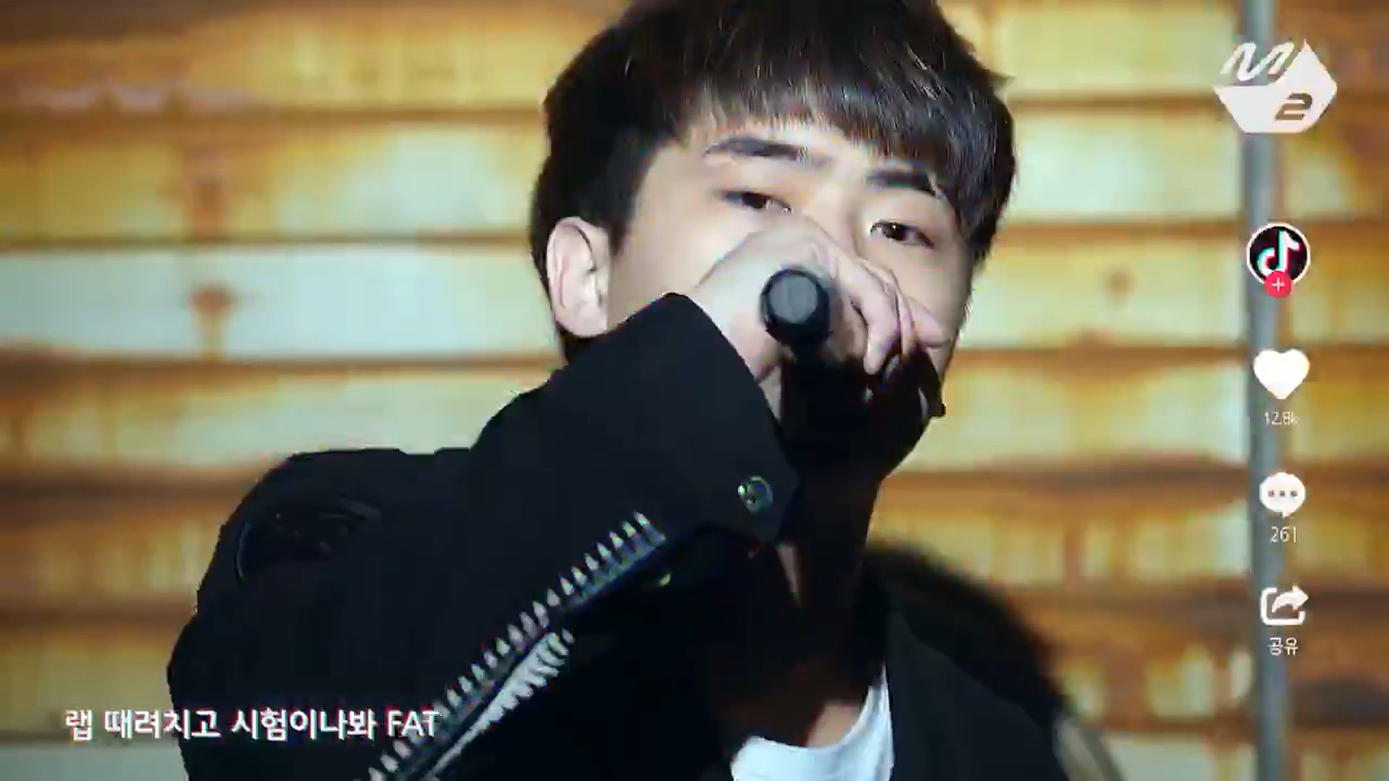 kiff clan (金允浩, 李卢橌, 金夏温, 李炳宰, 方载民.