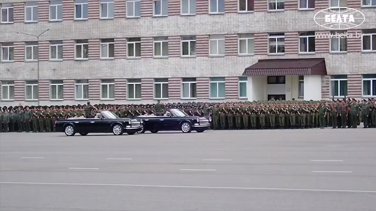 【中国人民解放军三军仪仗队亮相白俄罗斯阅兵