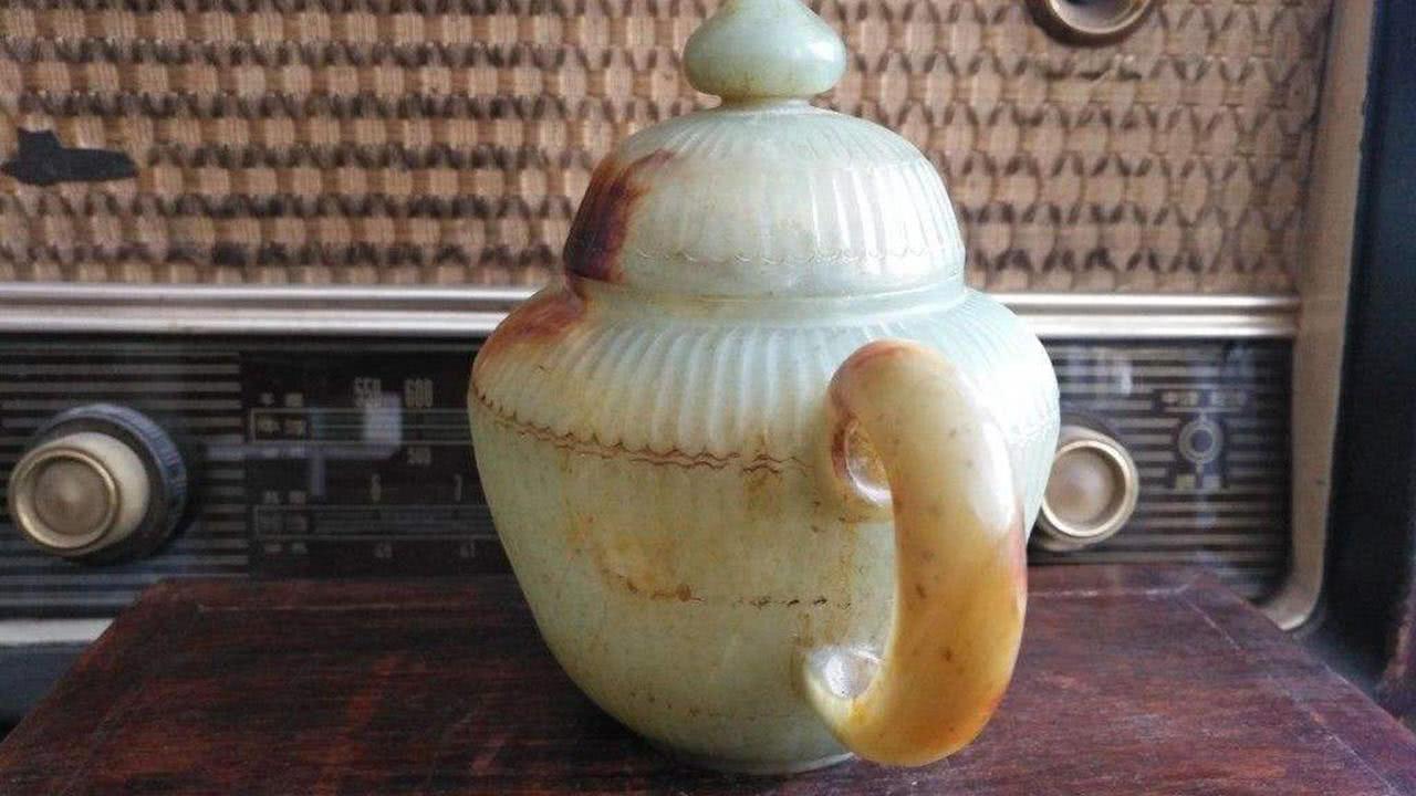 雍正查抄贪官获一宝物,爱不释手,得知是夜壶后,大怒:满门抄斩