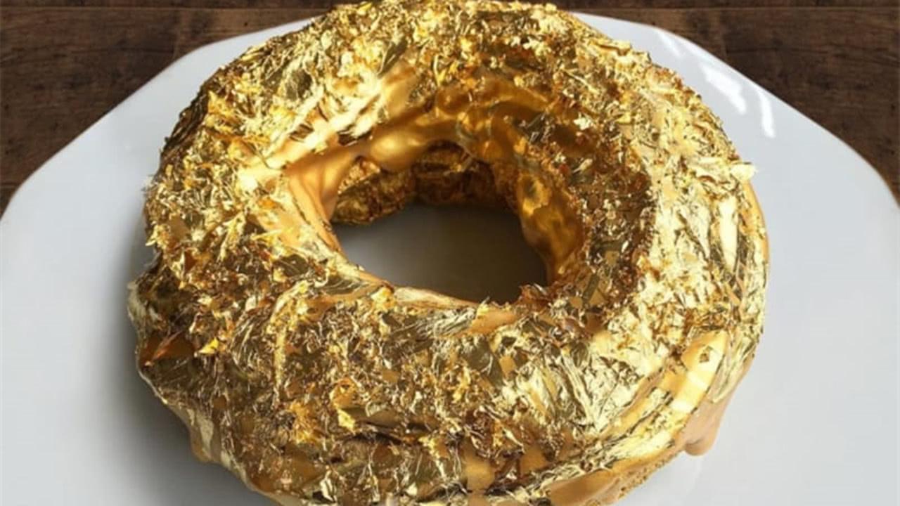 土豪们开始吃黄金了金箔美食豪华气派吃一口要好几万