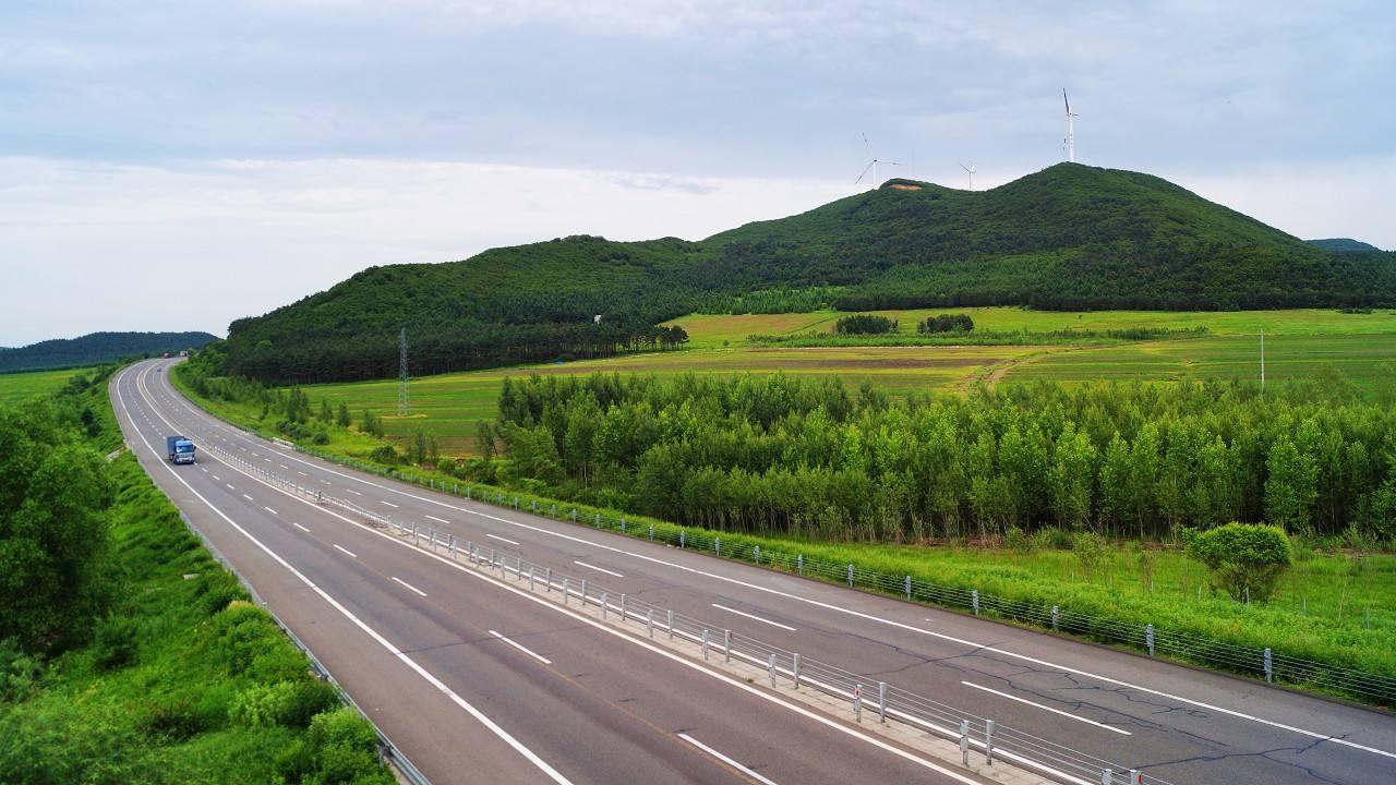 中国最牛高速公路,总投资超过200亿,堪称公路史上的奇迹工程