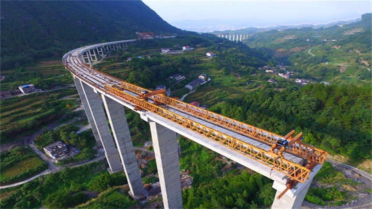 湖南一条投资387亿高铁,贯穿大湘西西北一带,沿途设置8个!