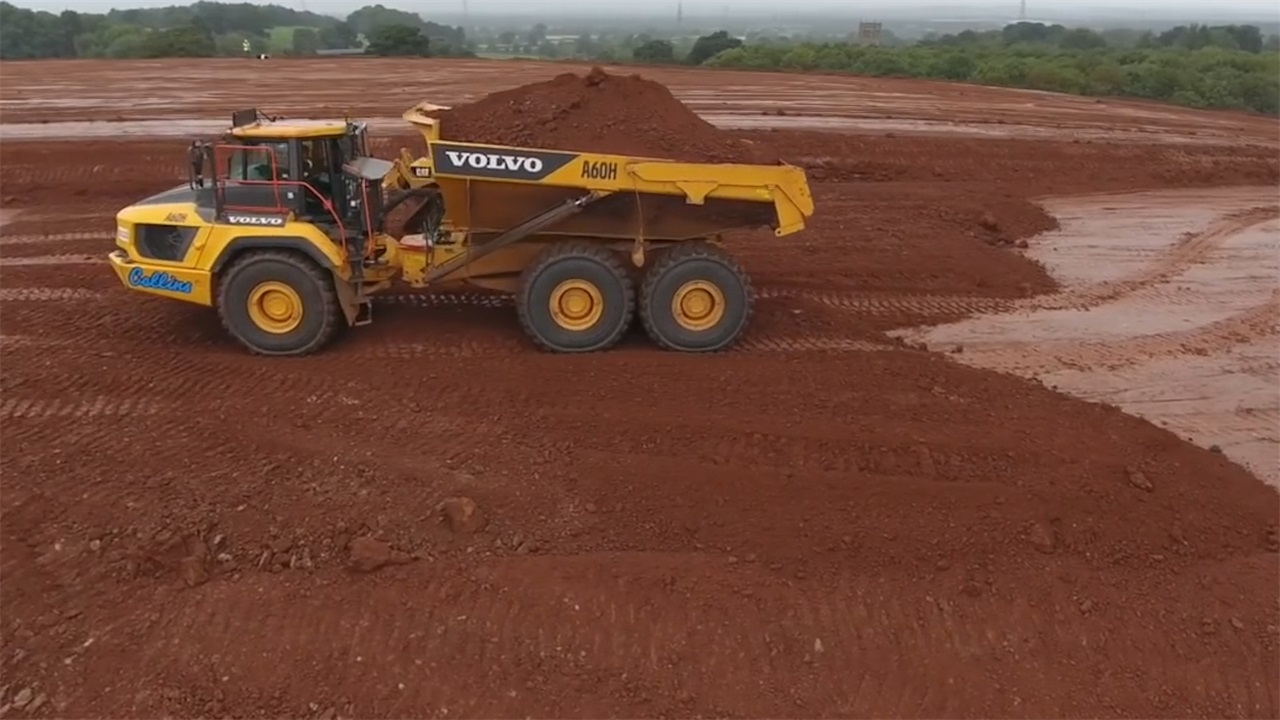 世界最大的铰接卡车,碰到山路不会翻车,翻山越岭也能运输货物