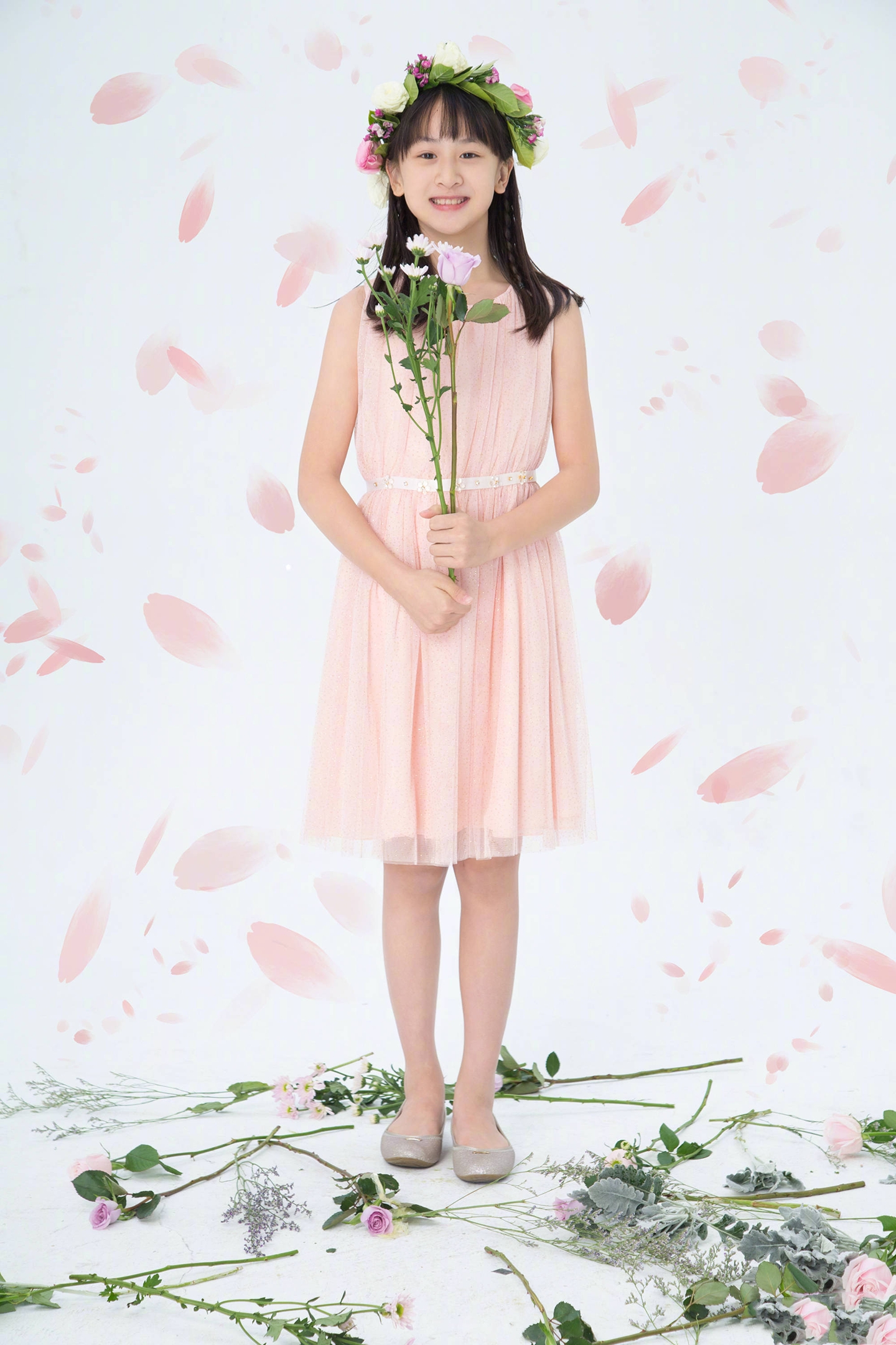 先来看森碟妈妈叶一茜晒的照片,是一组写真照片.