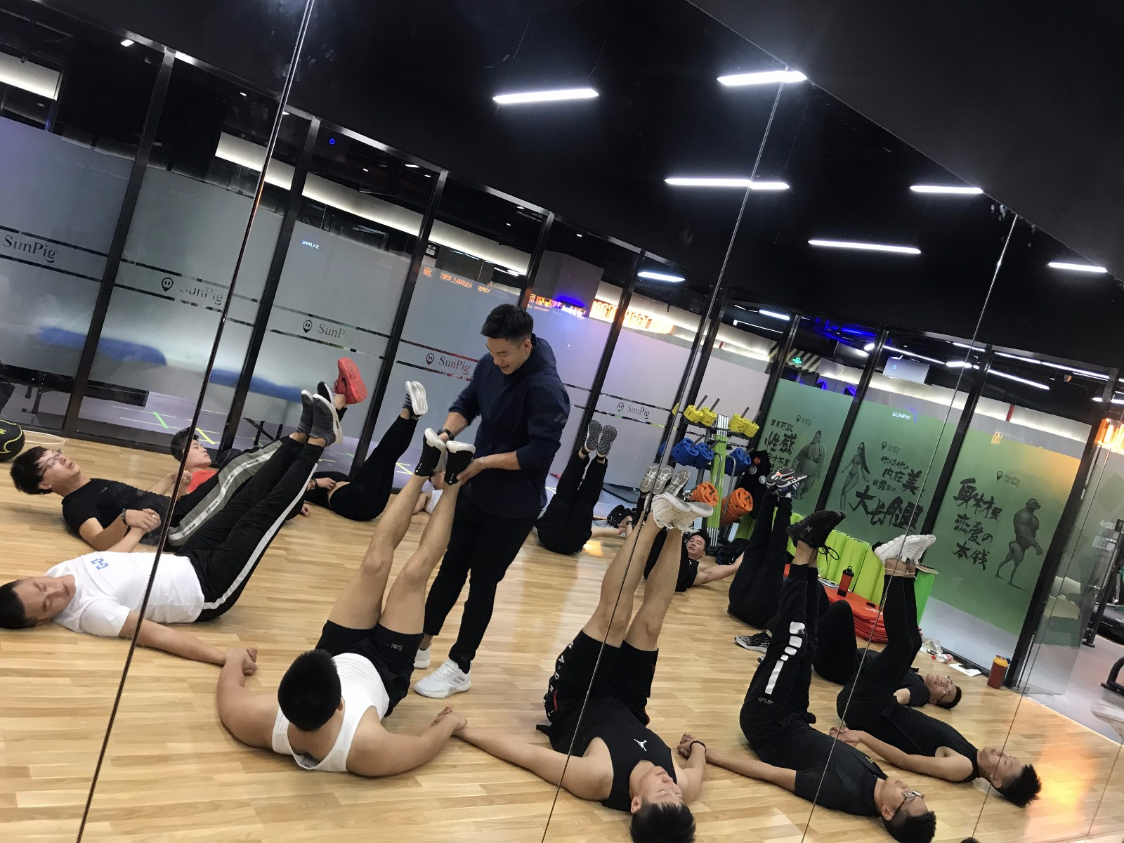 光猪圈健身pt高级培训师魏鑫磊rock担任sgt小团培训课程导师.