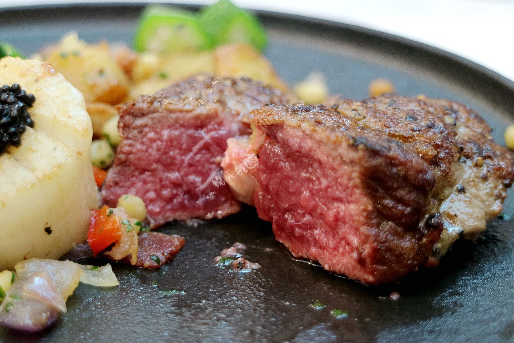 厦门本土26年品牌豪客来牛排,新开大黄蜂主题餐厅,牛排超厚哦