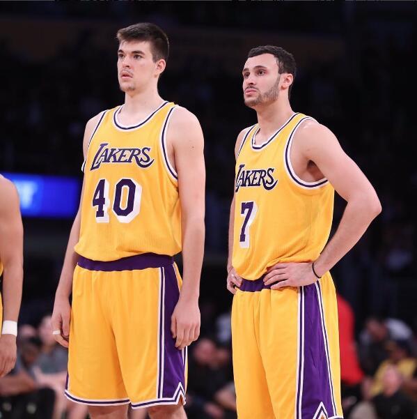 比周琦高11个顺位的祖巴茨已经苦尽甘来,周琦的春天在哪里呢