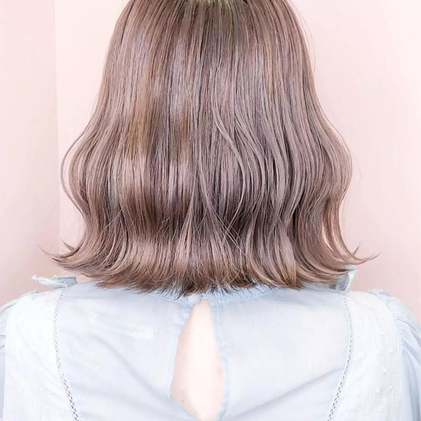 有一种卷发叫波纹卷发,齐肩波纹烫发,外翘设计又美又时髦