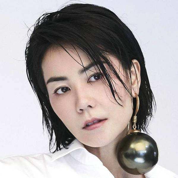 娱乐圈的天生歌姬,邓丽君传奇王菲空灵,而她兼有两大歌手的特质