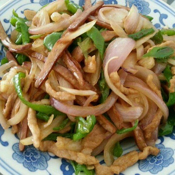 四,洋葱炒肉丝