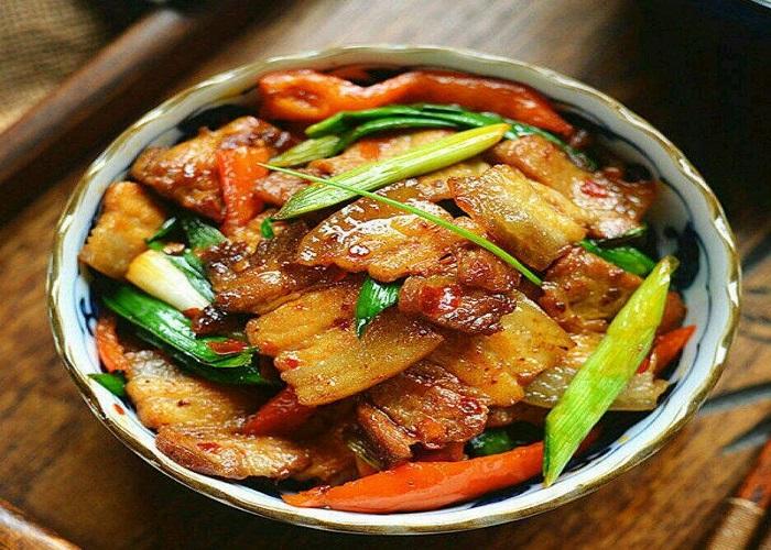 五花肉不要直接下锅炒,这一步最关键, 炒出的猪肉滑嫩爽口