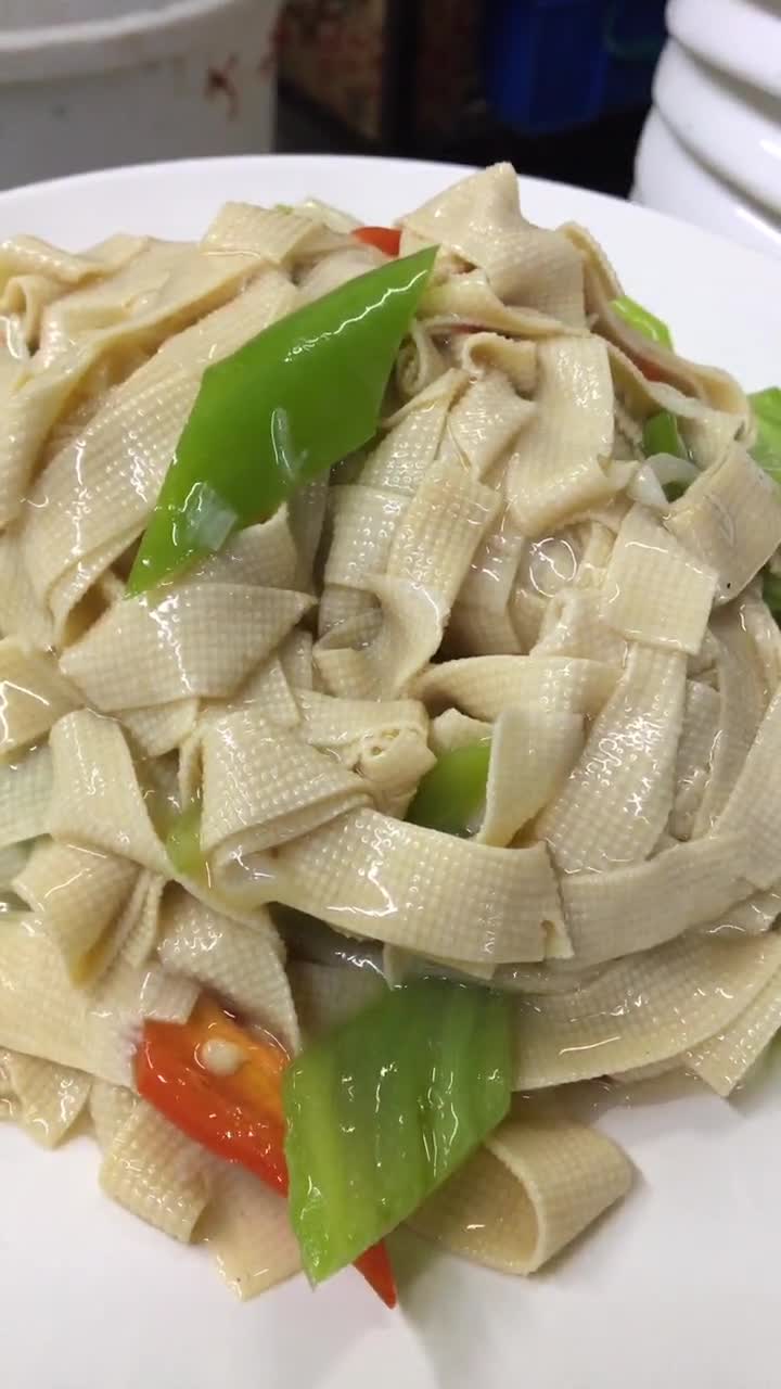 尖椒炒干豆腐,做法简单清香味美,勾芡就是点睛之笔!