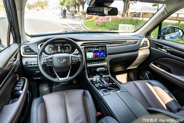 科技配置大空间还不够,设计感才是内饰精髓试驾车上采用了19英寸的多