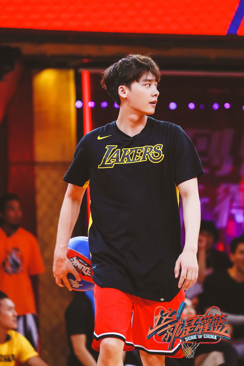 这就是灌篮周锐杨皓喆对决周杰伦李易峰比拼