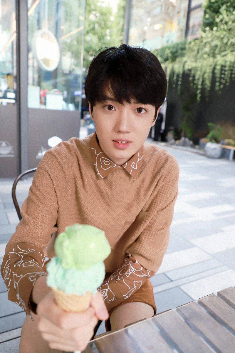 魏子越《以团之名》舞台公演 小组演出未达预期遗憾落泪