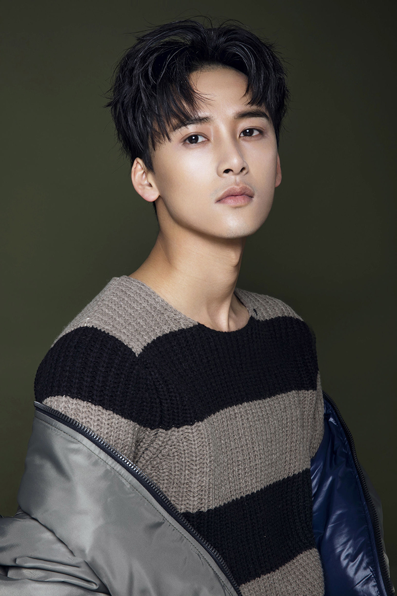 古装造型在线,"新生代小生"冯俊熙实力圈粉