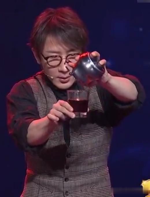 央视春晚刘谦魔术《魔壶》揭秘 魔壶原理已被破解!