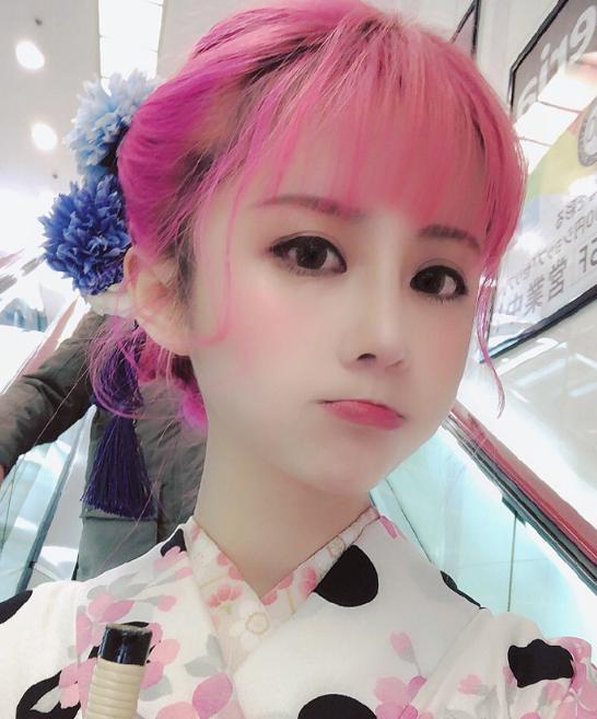 韦神女友晒自拍,粉丝羡慕嫉妒恨!网友:这是什么神仙颜值